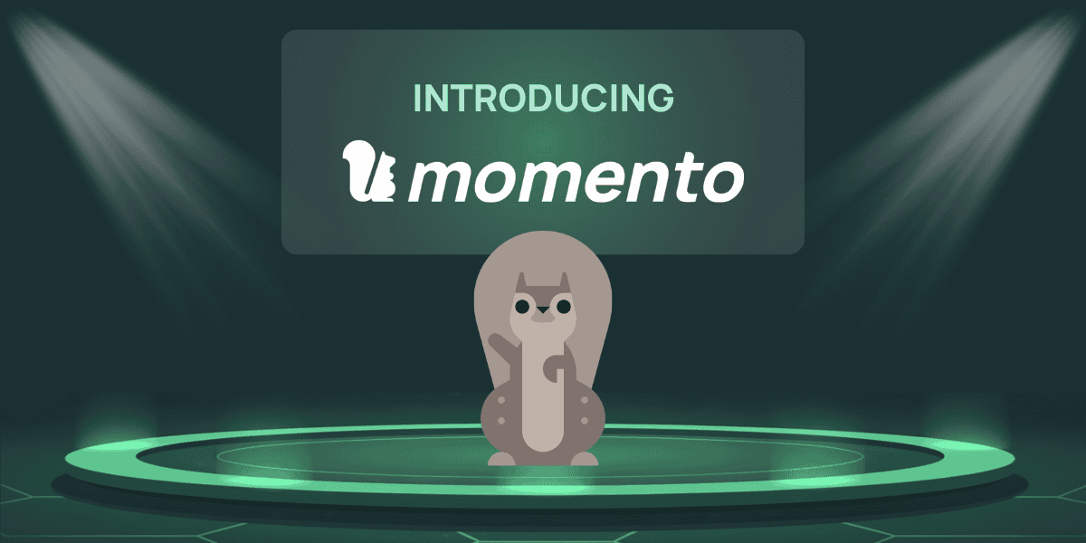 ステージで Momento を紹介する Mo のイラスト